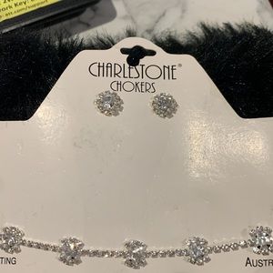 Beautiful flower pedal design, choker with matching earrings. Such a beautiful